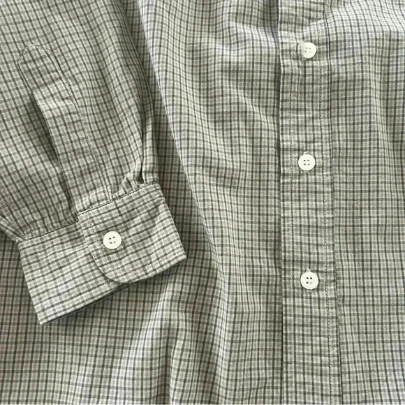 Long sleeve Plaid button up shirt - Picture 2 of 3